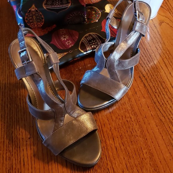 Bandolino Heels 91/2 - Picture 4 of 4